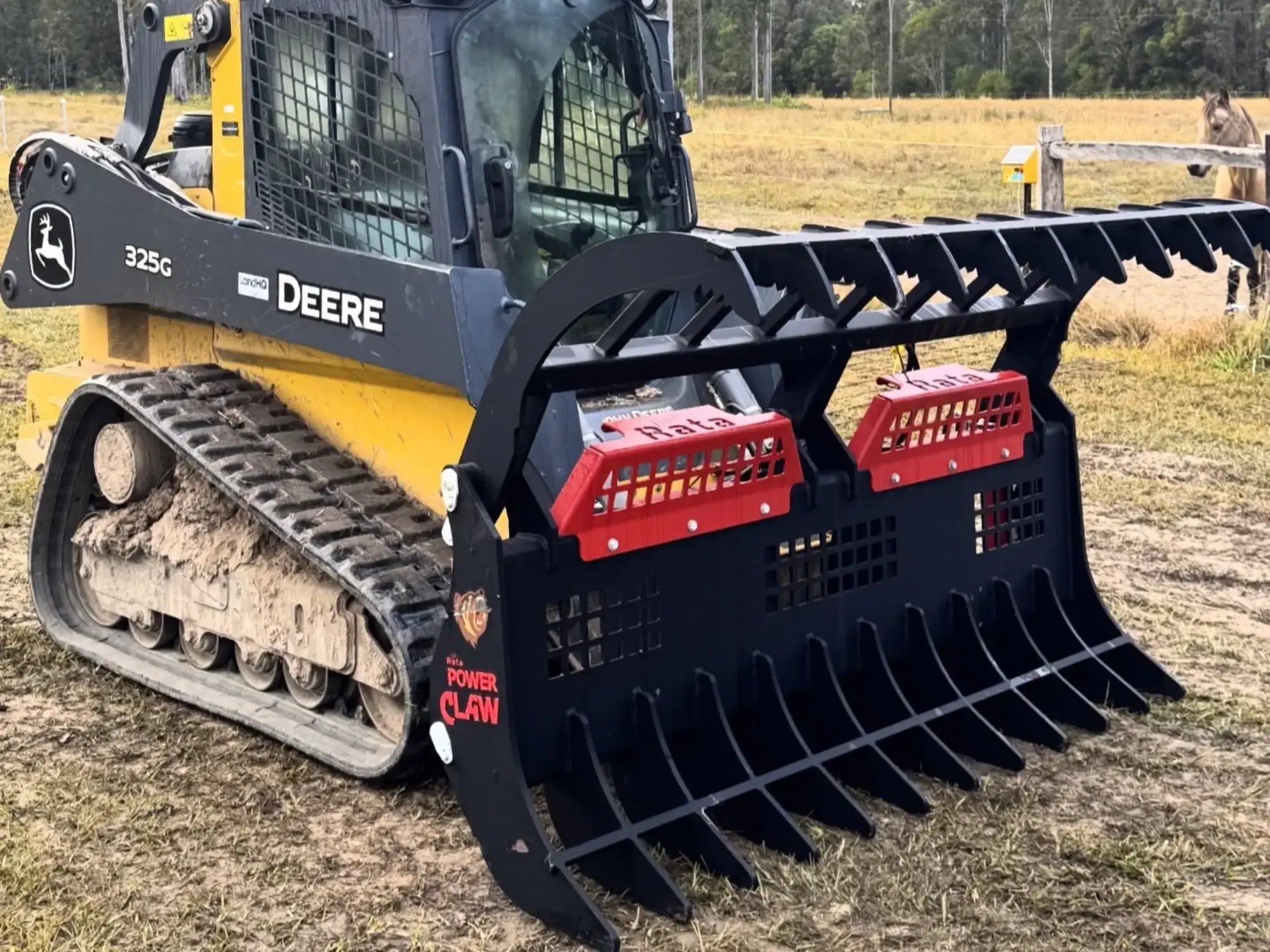 27.6.2025 Rata Power Claw in JD Skidsteer (1)