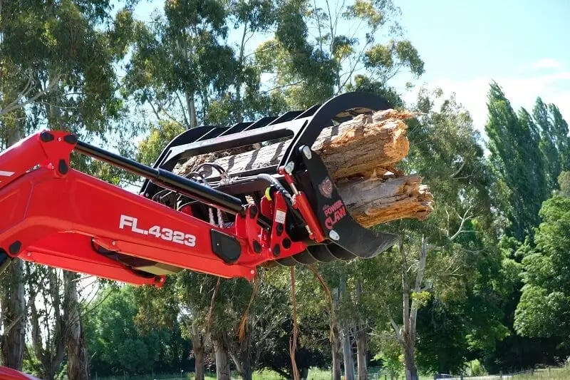 Rata Power Claw on Massey Ferguson Tractor