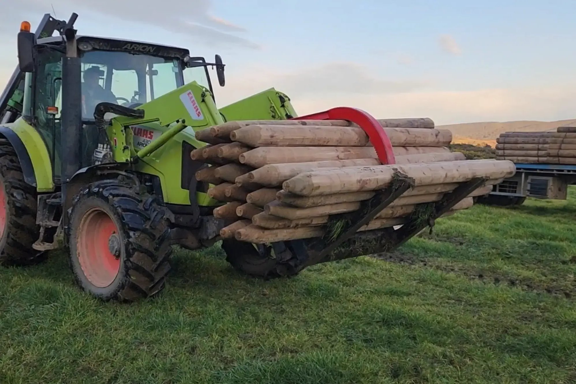 Rata Post and Log Forks 2 (2) (1)