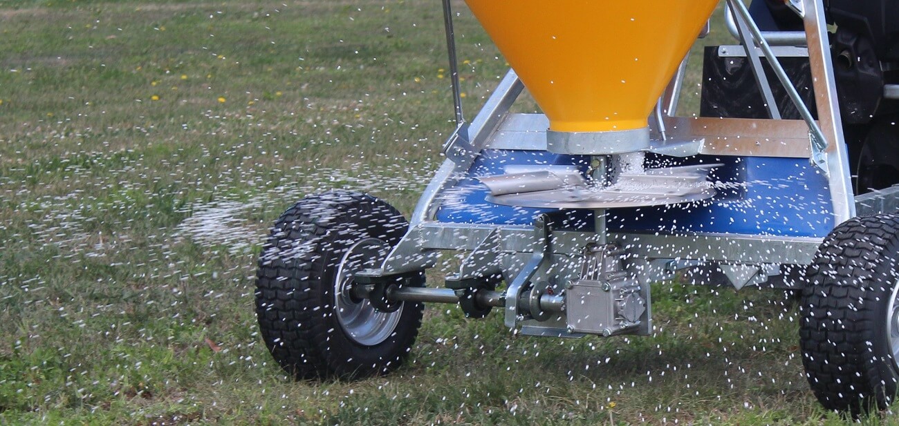 Fertiliser Spreader Spreading