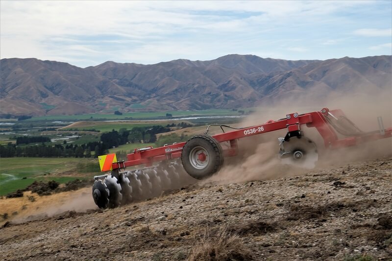 Rata Offset Disc Cultivator breaking in tough ground (3)