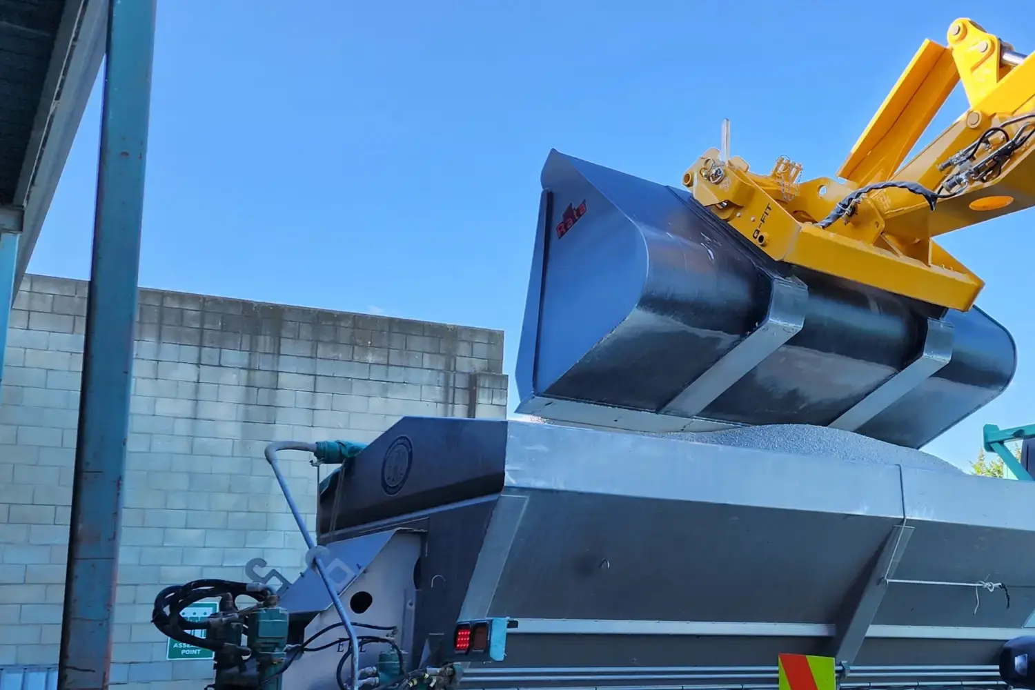 8.10.2025 Rata LBO Telehandler Bucket 1500pix (1)-1