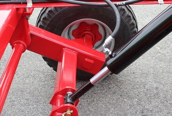 Hydraulic Transport wheel adjustment on Rata Offset Disc Plough